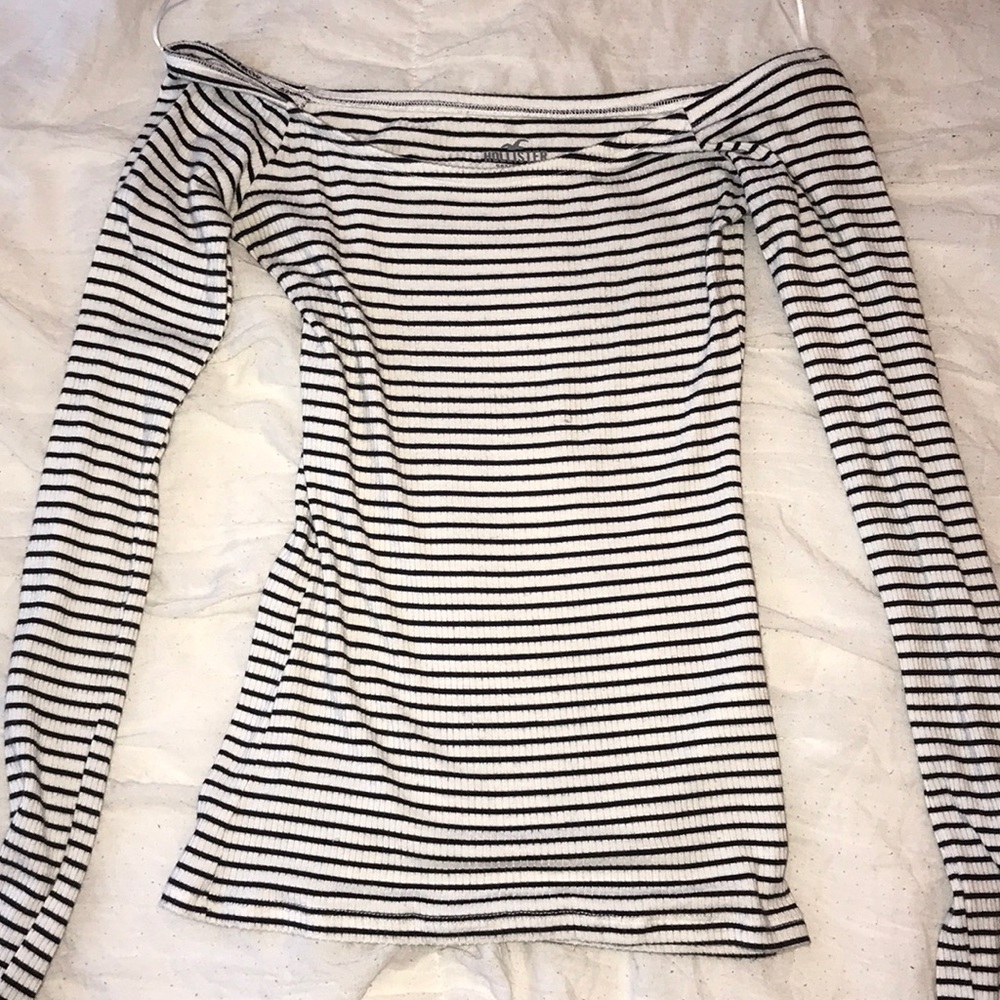 Super cute Hollister off shoulder striped shirt!!